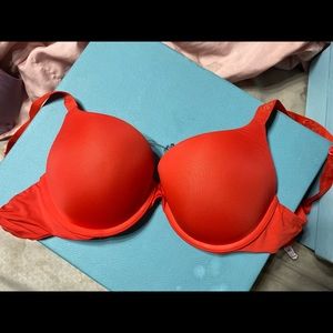 Victoria Secret T-Shirt Push Up Full Coverage Bra 34B